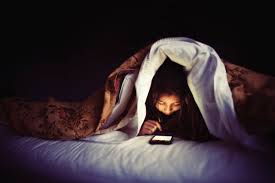 寝る前の携帯