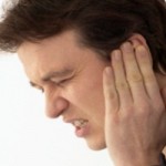 耳垂れの原因は？病気や治療方法を知っておこう！