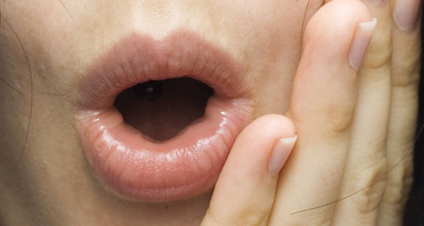 口の中に血豆が出来る５つの原因とは 病気の可能性と治し方を紹介 Hapila ハピラ