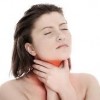 喉のつかえを感じる病気を紹介！甲状腺の異常に注意？