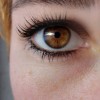 目を茶色にする方法とは？瞳の色で一番人気な理由も紹介！