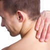 首のヘルニアの症状！頸椎椎間板ヘルニアの原因や治療法は？