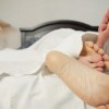 足の裏が痺れる原因とは？病気の可能性や治療法を紹介！