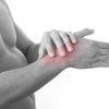 手首の痛みは炎症かも？考えられる原因と治療法、予防方法を知ろう！