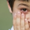 目がかゆいのは病気？原因や症状、対処方法を知ろう！こするのは危険？