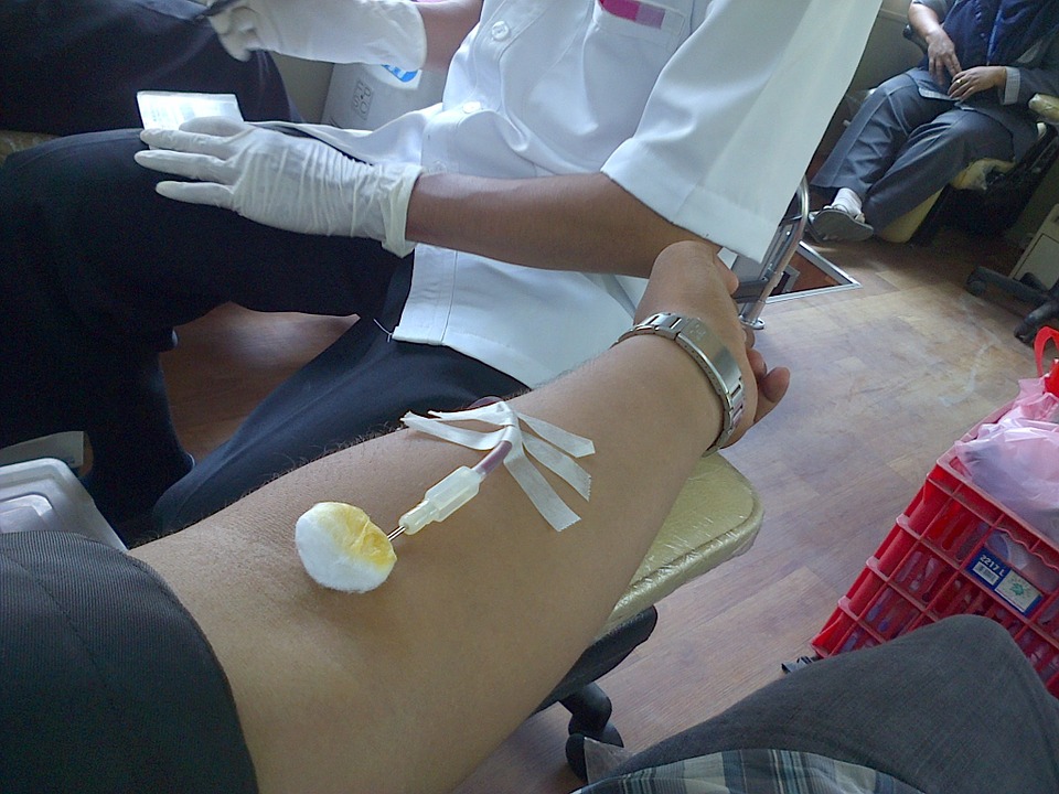 輸血する人